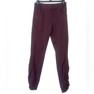 Title Nine Clamber Pants. Size 2 GUC
#3193